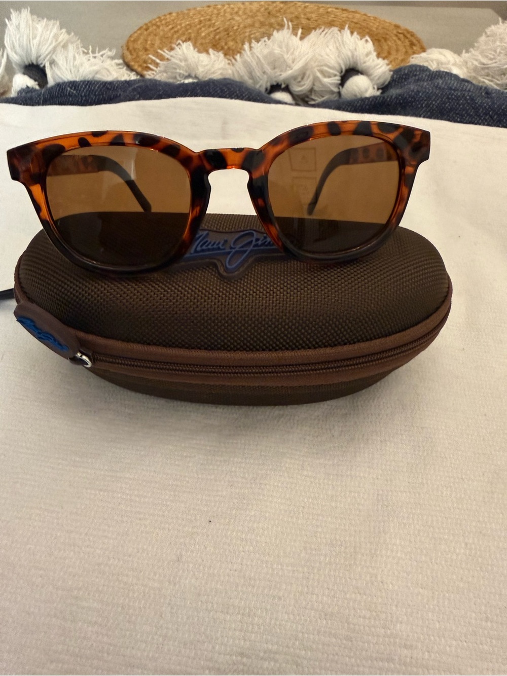 Maui Jim women’s Tortoiseshell Sunglasses with Brown Lenses - Picture 2 of 9